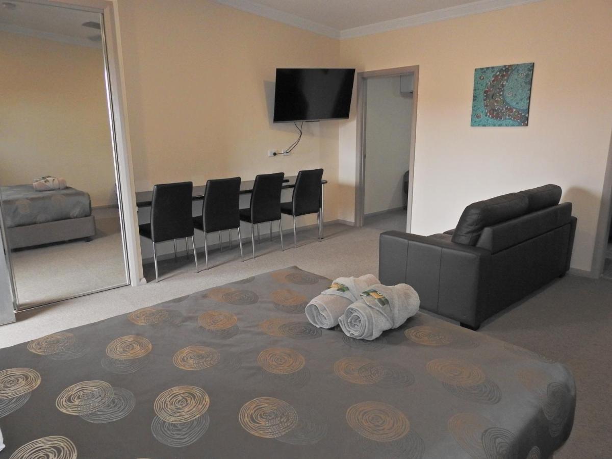 Broken Hill Outback Resort מראה חיצוני תמונה