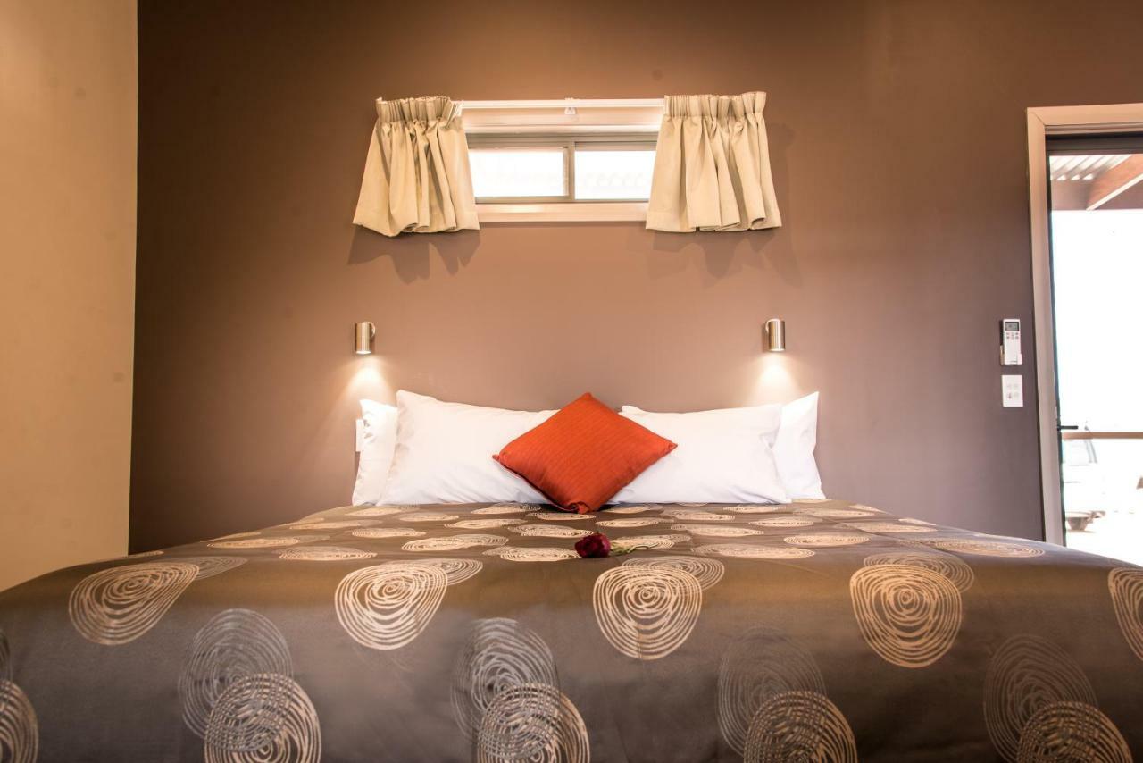 Broken Hill Outback Resort מראה חיצוני תמונה